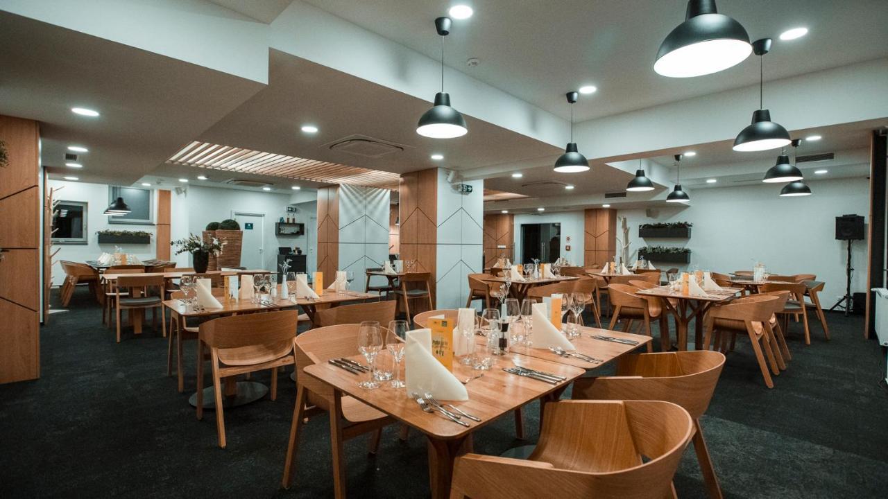 Hotel Arena コシツェ エクステリア 写真