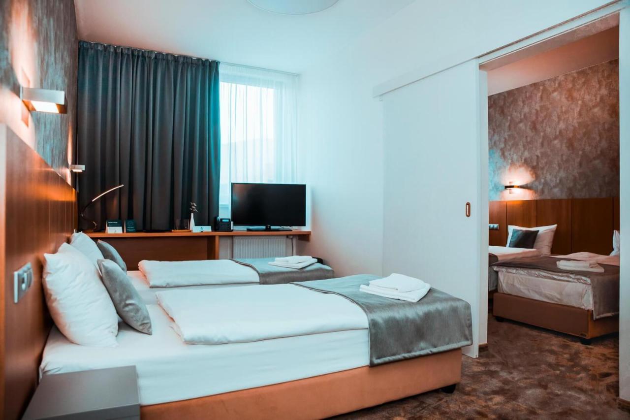 Hotel Arena コシツェ エクステリア 写真